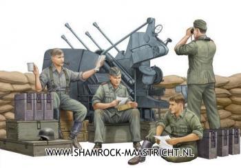 Trumpeter German Anti-Aircraft Gun Crew